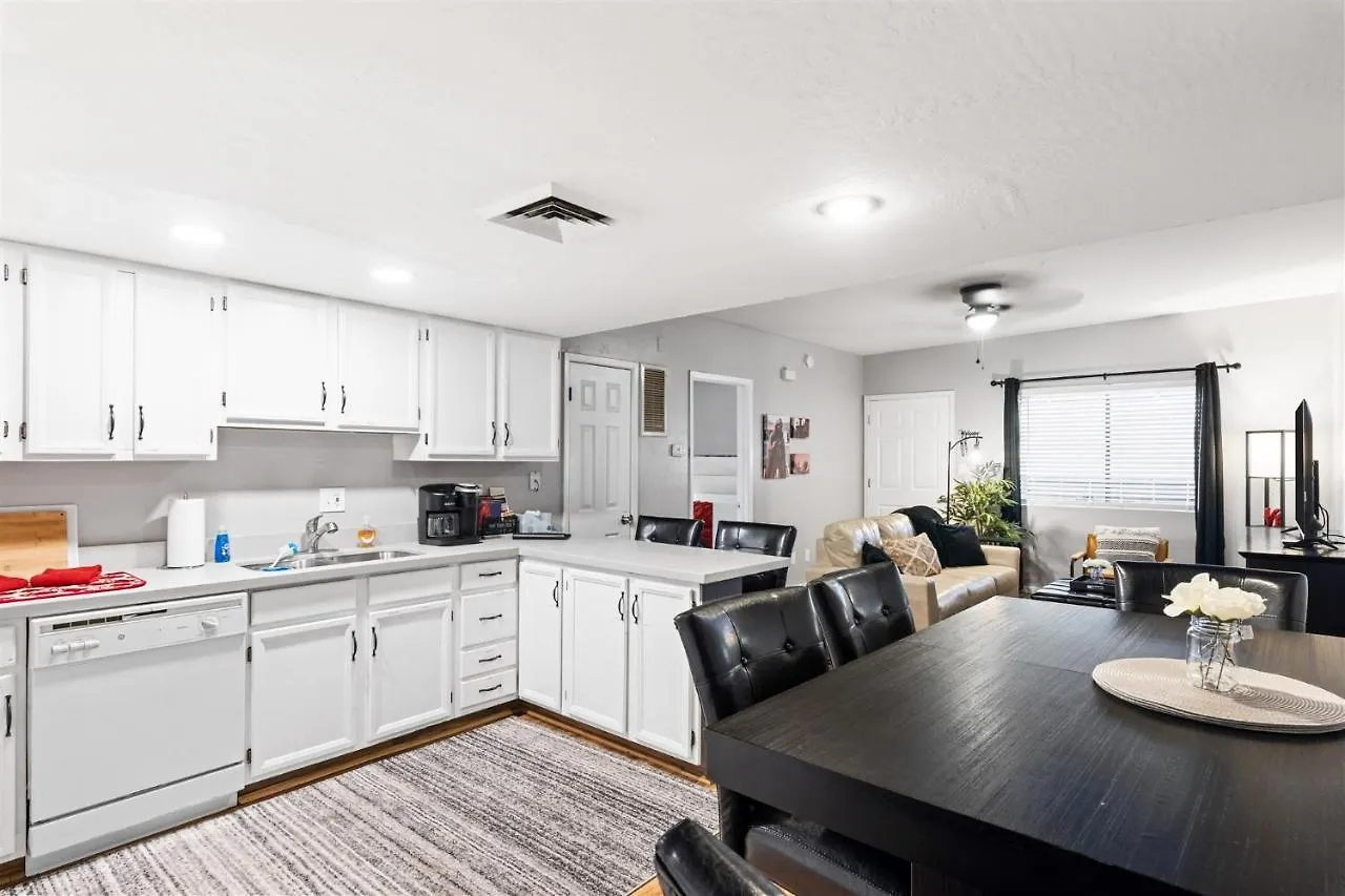 Incredible Location In Old Town 2 King Bds & Patio Apartment Scottsdale